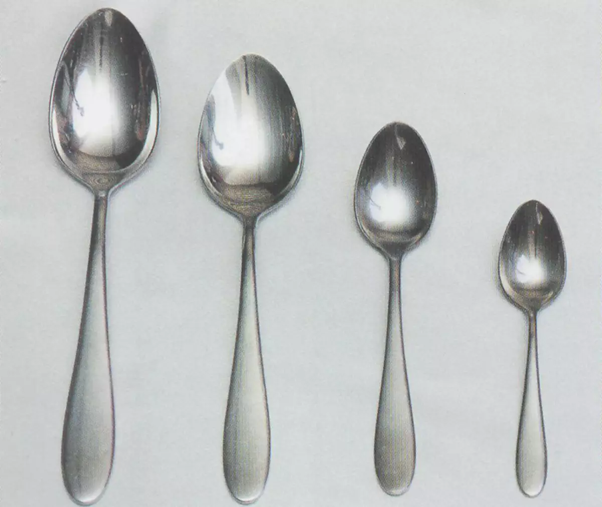 Set tina cutlery: susunan garpu, pegat sareng spoons pikeun 6 sareng 24 jalma anu kadaptar, pilihan kado anu kadaptar, tinju tina set dina koper 24977_7