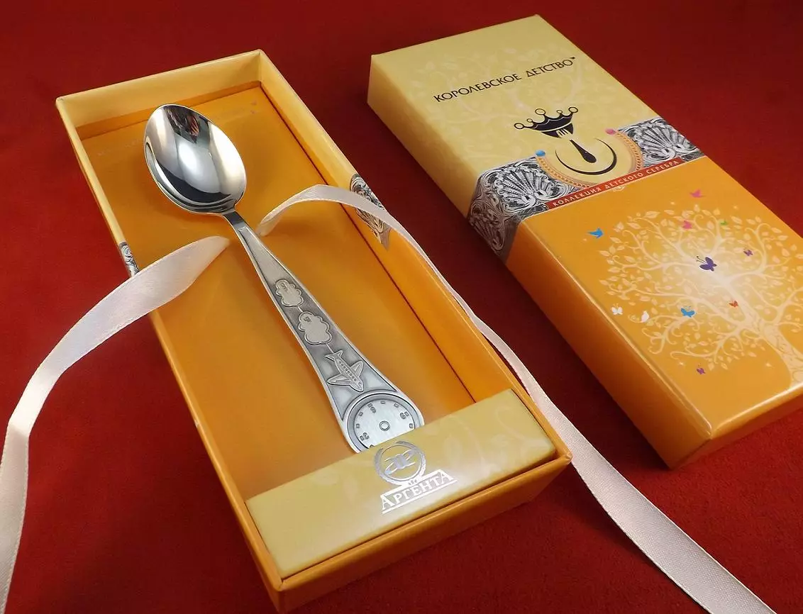 Silven Spoon (27 Lluniau): Teon Te Personol o Arian, Silver Plated Pwdin Cyllyll a Setiau Ysgythru 24991_21