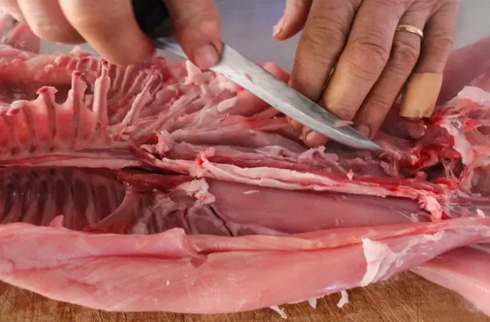 Vilkuv nuga (31 fotot): kuidas valida liha lõikamiseks nuga? Miks vajate universaalset nuga? Professionaalne liiklus ja muud mudelid 24992_15