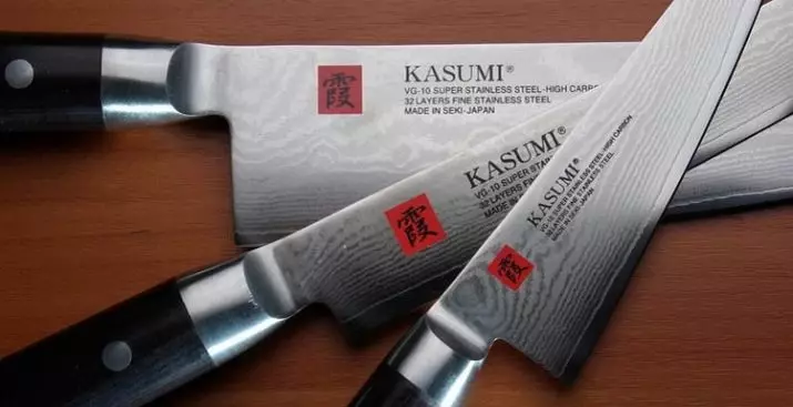 Cuțite de bucătărie japoneză (35 de fotografii): Caracteristicile cuțitelor Kiomo și cuțitele producătorilor. Nakiri și Deba, Santoku și alte specii. Alegerea setului 24998_26