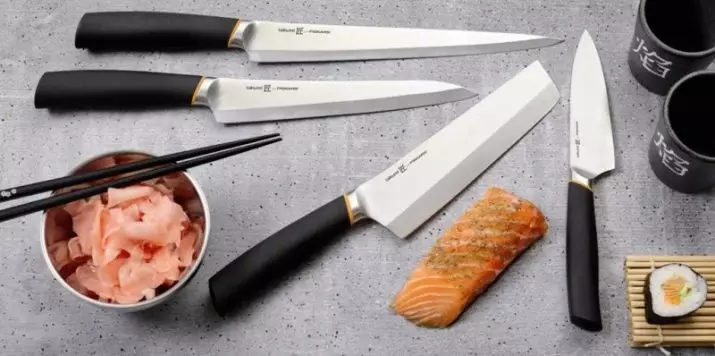 Cuțite de bucătărie japoneză (35 de fotografii): Caracteristicile cuțitelor Kiomo și cuțitele producătorilor. Nakiri și Deba, Santoku și alte specii. Alegerea setului 24998_32