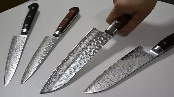 Knives Dapur Jepang (35 Poto): Kiomo Kacabatan sareng Pabrikan séjén. Nakiri sareng Deba, Santoko sareng spésiés sanés. Pilihan suske 24998_34