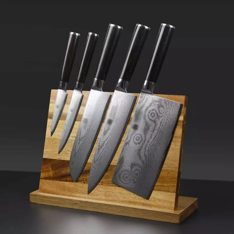 Japonské kuchynské nože (35 fotiek): Kiomo nože funkcie a iné nože výrobcov. Nakiri a Deba, Santoku a iné druhy. Výber nastavenia 24998_35