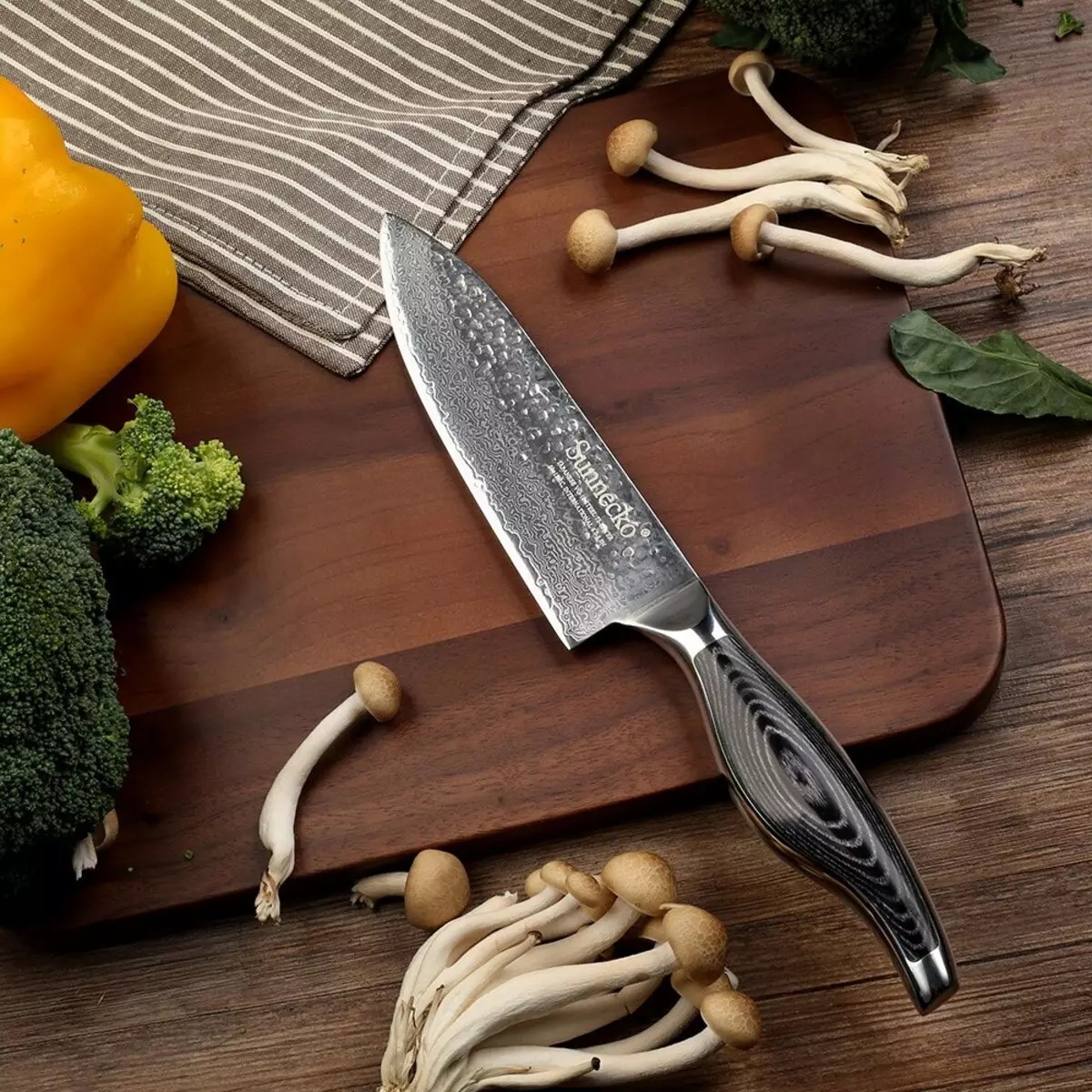 جاپانی باورچی خانے کے چاقو (35 فوٹو): کیومو چاقو کی خصوصیات اور دیگر مینوفیکچررز چاقو. نکیری اور ڈیب، سینٹوکو اور دیگر پرجاتیوں. سیٹ کا انتخاب 24998_6