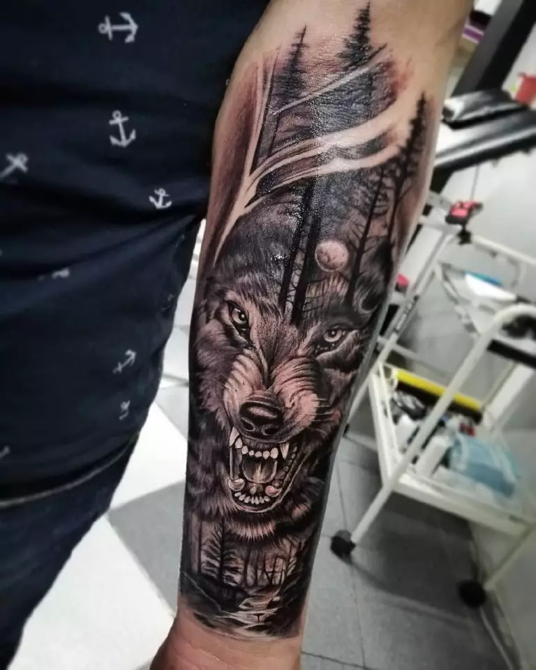 タトゥー「Oskal Wolf」（43写真）：価値とスケッチ、肩に粉砕されたオオカミの入れ墨、胸の上、前腕の他の地域で 249_13