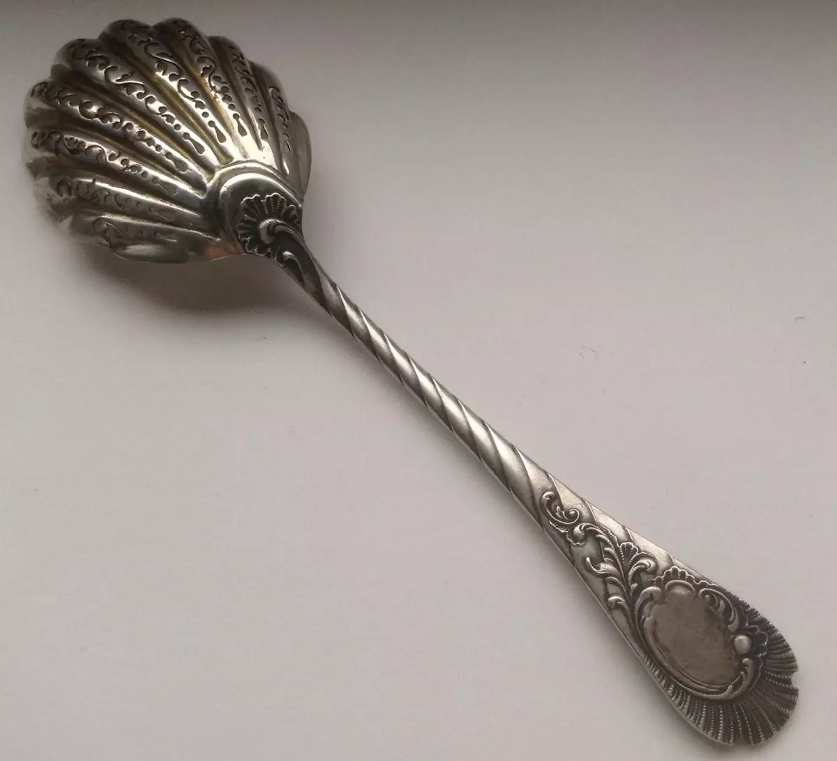 Teaspoon (29 foto): Volume dalam ML, produk sekali pakai dan sendok dengan pegangan panjang. Ukuran dan berat dalam gram 25002_17