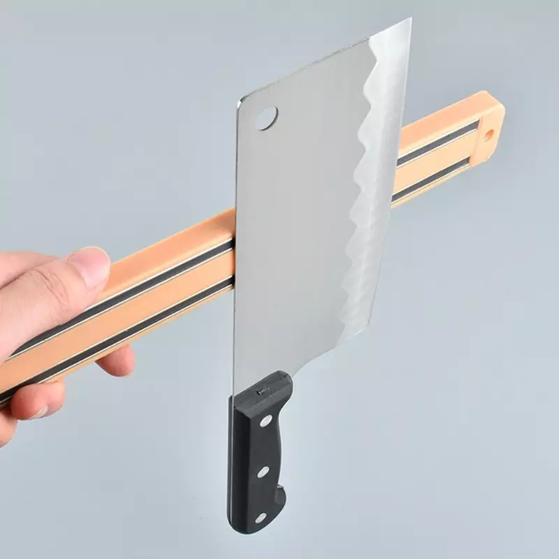 Držák magnetického nože (29 fotek): Jak si vybrat magnet na zdi? Jak správně zavěsit držáky zeď v kuchyni? 25009_15