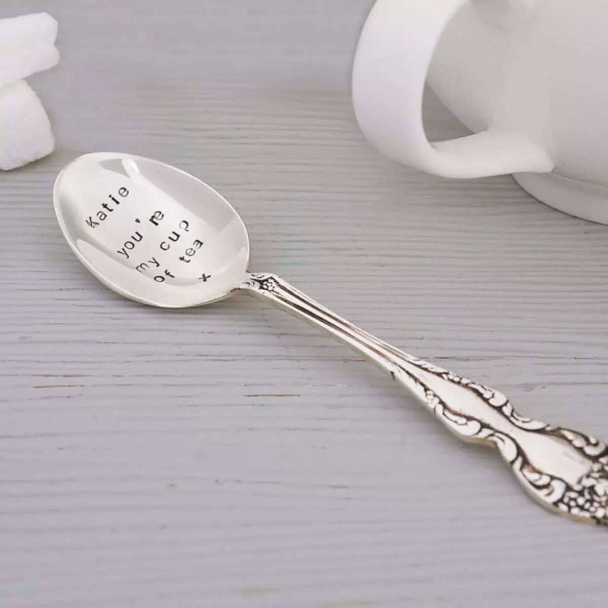 Sudut spoo pikeun barudak: hiji sendok pikeun bayi pikeun Christed. Naha masihan alat pikeun Baptisan? Spoons pribadi 