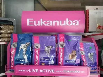 Eukanuba: menjar sec i humit, fabricant país, composició de carbohidrats i classe d'alimentació, característiques i assortiment, ressenyes 25046_6