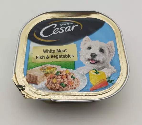 Cesar Dog Feed: Katika mifuko na katika mabenki, chakula cha mvua na kavu na utungaji wao, chakula cha mbwa kwa mbwa wazima na watoto wazima. Kagua maoni. 25082_22