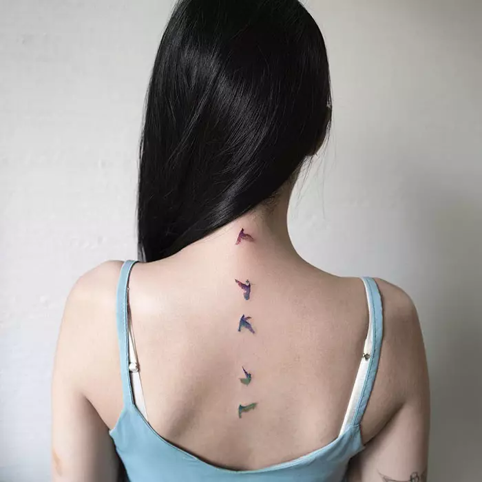 Koreako tatuaje: Hego Koreako neskentzat. Txikia, itzulpena, minimalismo estiloa eta beste zirriborro batzuk. Haien esanahia 250_19