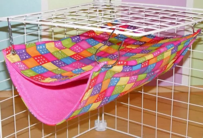 Hammock for chinchilla (22 photos): How to make a beautiful and comfortable hammock? How to choose it? 25106_20