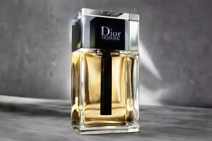 Perfumery Dior (56 myndir): Perfume kvenna, Miss Dior og J'Adore Absolu salerni vatn, sauvage karla, diorissimo og blómstrandi vönd, aðrar franska smyrsl 25161_52
