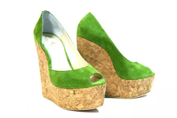 Zöld cipő (52 fotó): Mit kell viselni női smaragd modellek és sötétzöld 2516_15