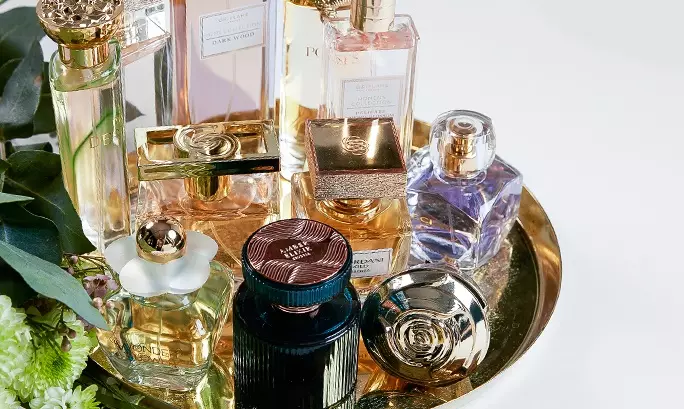 Oriflame-Perfumery (41 fotoj): ina parfumo kaj neceseja akvo, eksciti per Dima Bilan, Giordani Oro, Lucia kaj Amo-Pocio, aliaj gustoj, recenzoj 25202_32