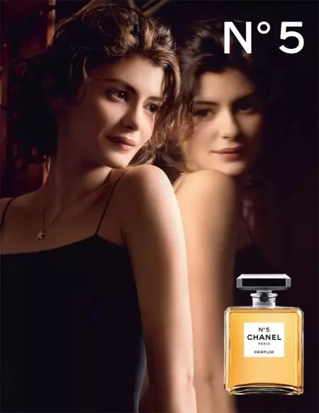 Perfume Chanel N ° 5: Perfume e WC Water, Descrição dos sabores das mulheres, composição Eau de Parfum e outros espíritos, história da criação e revisões 25221_17
