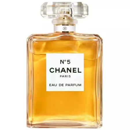 Perfume Chanel N ° 5: Perfume e WC Water, Descrição dos sabores das mulheres, composição Eau de Parfum e outros espíritos, história da criação e revisões 25221_20