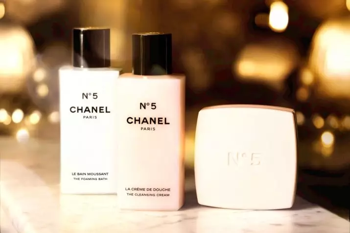 Perfume Chanel N ° 5: Perfume e WC Water, Descrição dos sabores das mulheres, composição Eau de Parfum e outros espíritos, história da criação e revisões 25221_24