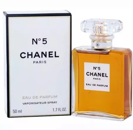 Perfume Chanel n ° 5: lurrina eta komuneko ura, emakumearen zaporeen deskribapena, konposizioa Eau de Parfum konposizioa eta beste izpirituak, sorkuntza eta berrikuspenen historia 25221_9