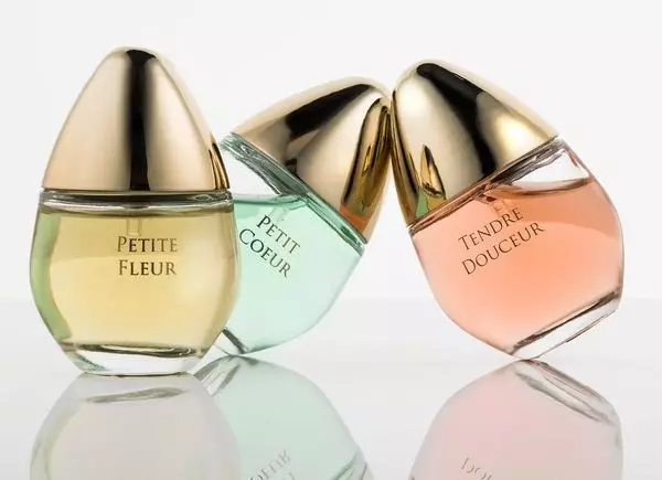 Perfum Micallef: Perfume Ananda eta Mon Parfum Cristal, Ylang urrezko eta beste zapore batzuekin, hautaketa irizpideak 25229_3