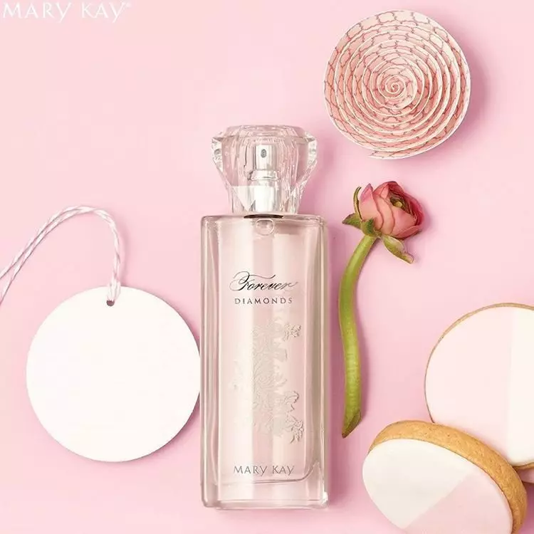 Perfum mary kay (39 surat): Bir aýal atyrlarlar balarer, eltumlar we syýahat, erkek hajathana suwy, fut derejeli göwtleri we beýleki pyrlary, saýlamak maslahatlary 25259_38