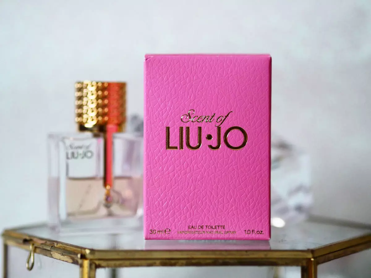 Perfume Liu Jo: Perfum glam eau de parfum, milano û bîhnxweş liu jo, assortment of ava tuwalet, nirxandin 25272_4
