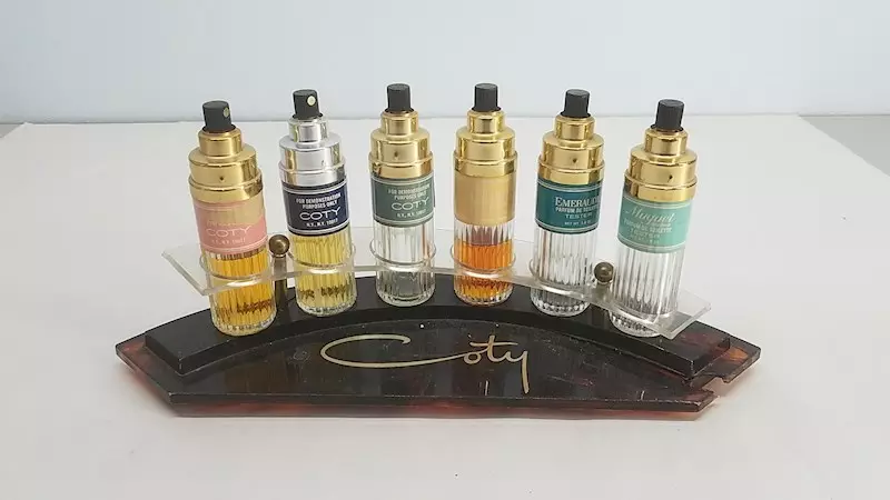 Parfumerija Coty (18 nuotraukų): Kvepalai vanilės laukai, Masumi ir kitos kvepalų įmonės, Prancūzijos Dvasios apžvalgos 25285_4