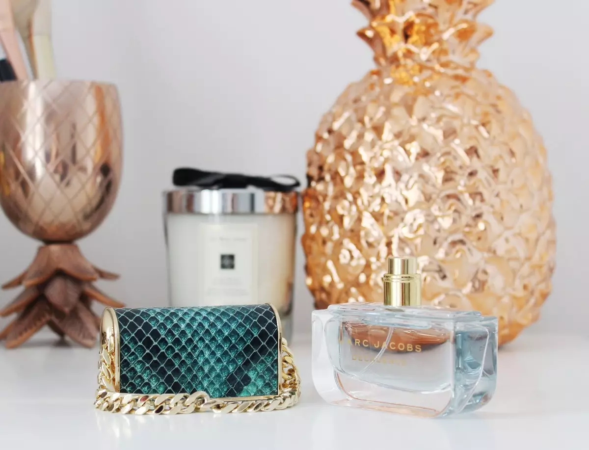 Parfüm Marc Jacobs: Kadın parfümü papatya ve diğer, çöküş ve rüya eau de toilette, aromaların açıklaması 25288_2