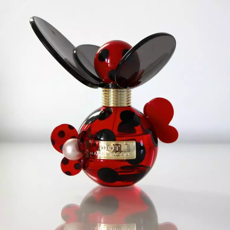 Parfum Marc Jacobs: Parfum i Grave Daisy dhe të tjera, Dekadenca dhe Dream Ujë Tualeti, Përshkrimi i Aromas 25288_23