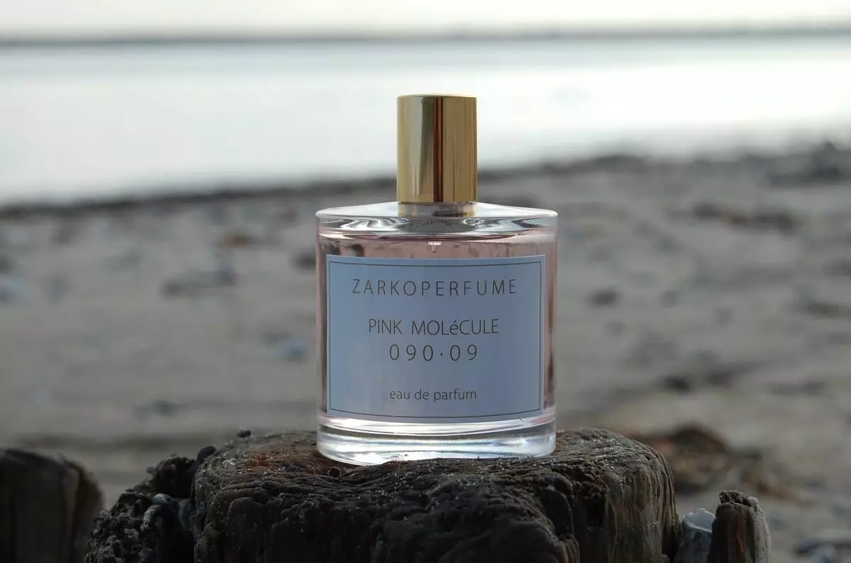 Perfumery ZarkoperFume: Molecule yijimye 090 09 na Molekile No.8, incelip hamwe na molekile 070 070 07, parufe yo gushyiraho trois nindi myuka. Isubiramo 25291_6