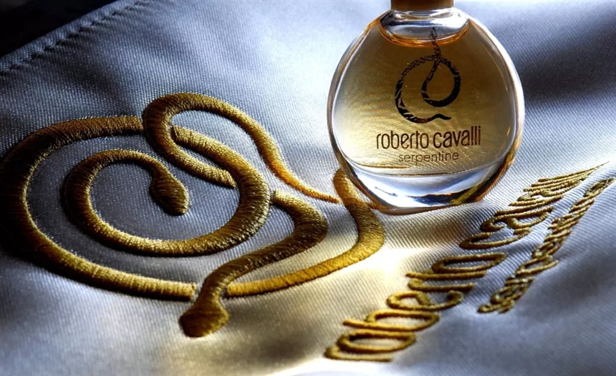 Parfume Roberto Cavalli: Kvinders Parfume, Just Cavalli og andet Toilette Vand, Aromas Roberto Cavalli Eau de Parfum, Paradiso og Acqua 25296_6