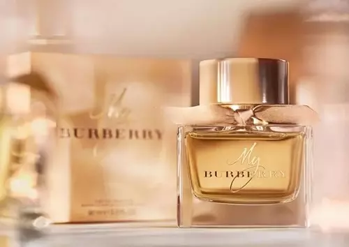 Perfumery Burberry (31 fotoj): Parfumo kaj virinaj neceseja akvo, korpo kaj semajnfino, gustumas la baton Eau de Toilette kaj la takto, aliaj, recenzoj 25298_25