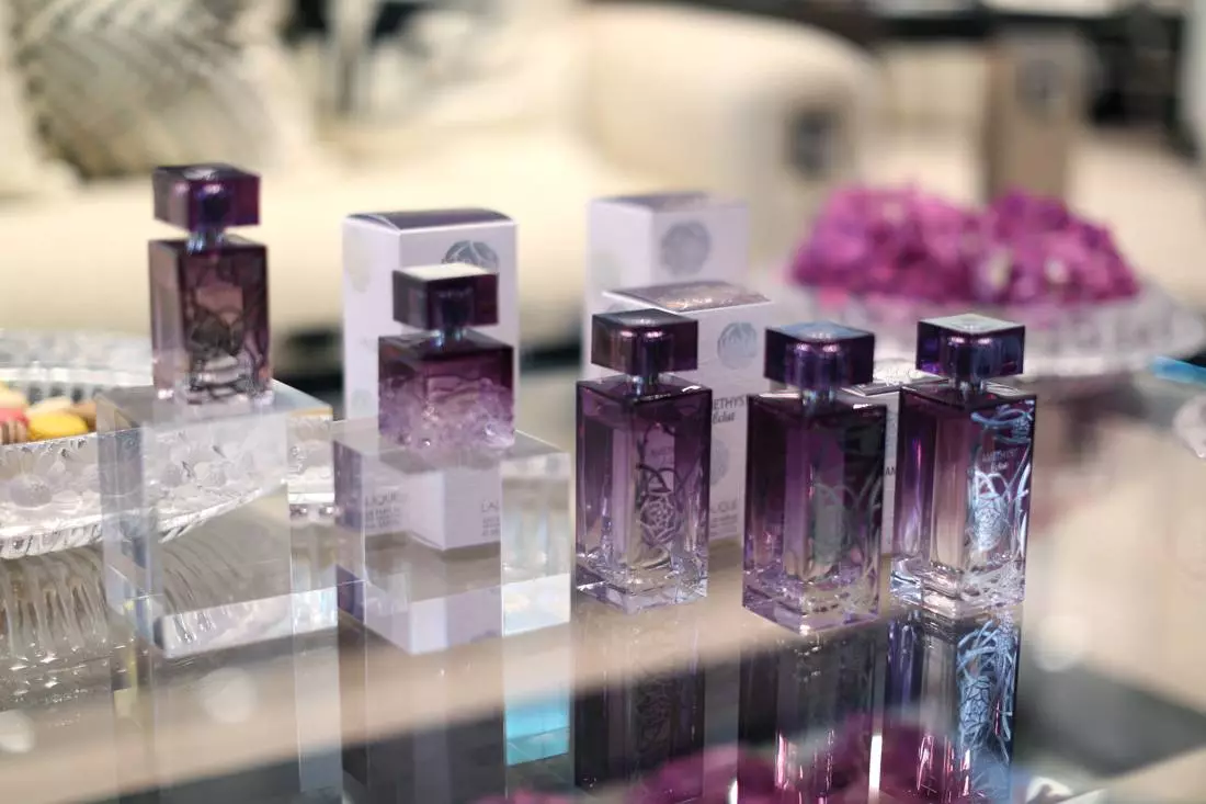 Perfume Lalique: Perfume femenino, Amatista y L'Amour, Satine, Soleil and Living, Fruits du Mouvement 1977 y Perles de Lalique, comentarios 25307_20