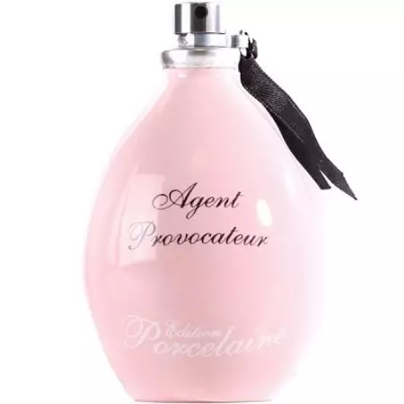 Perfume Agent Provocateur (30 fotogrāfijas): smaržas un tualetes ūdens, smaržvielas tīra aphrodisique un sieviešu fatale Pink, apraksts, sastāvs un atsauksmes par smaržu 25311_21