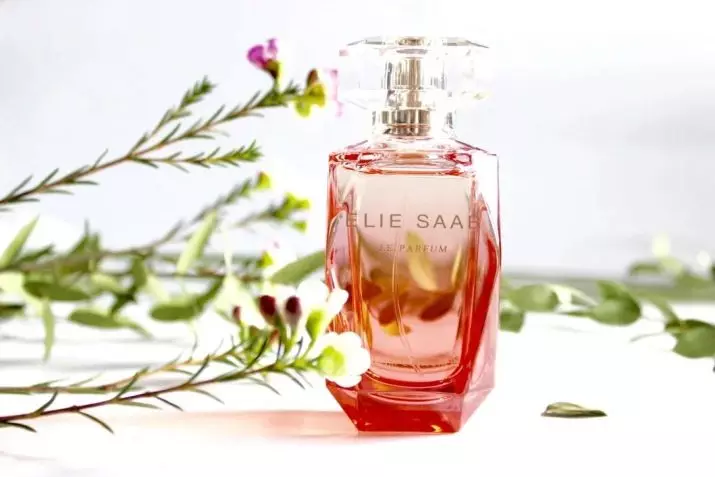 Perfum Elie Saab: Spirits Le Parfum Royal, Le Parfum Essentiel, Now Girl, Le Parfum սպիտակ եւ զուգարանի ջրի վարդի կուտյուր, ակնարկներ 25329_18