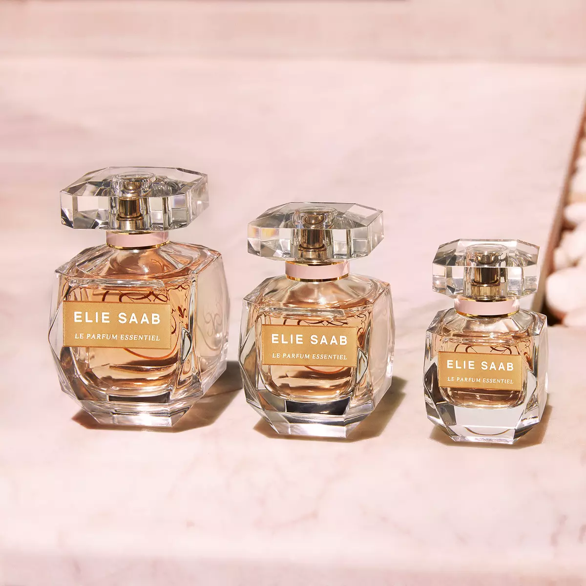 Perfum Elie Saab: Spirits Le Parfum Royal, Le Parfum Essentiel, Now Girl, Le Parfum սպիտակ եւ զուգարանի ջրի վարդի կուտյուր, ակնարկներ 25329_2