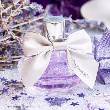 Perfumery azzaro: banyu jamban mademoiselle lan rasa minyak wangi, minyak wangi asli, katrangan pengin prawan lan produk liyane 25334_12