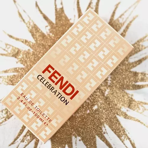 Perfumy Fendi: żeńskie perfumy i woda toaletowa, smak Fendi i drewniana pokrywa, teoretyka Fendi i Palazzo dla kobiet 25344_7