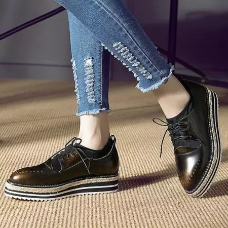 Браун обувки (90 снимки): черни и кафяви, женски модели от Марко и Cavaletto ежедневието, с какво да облека 2534_49