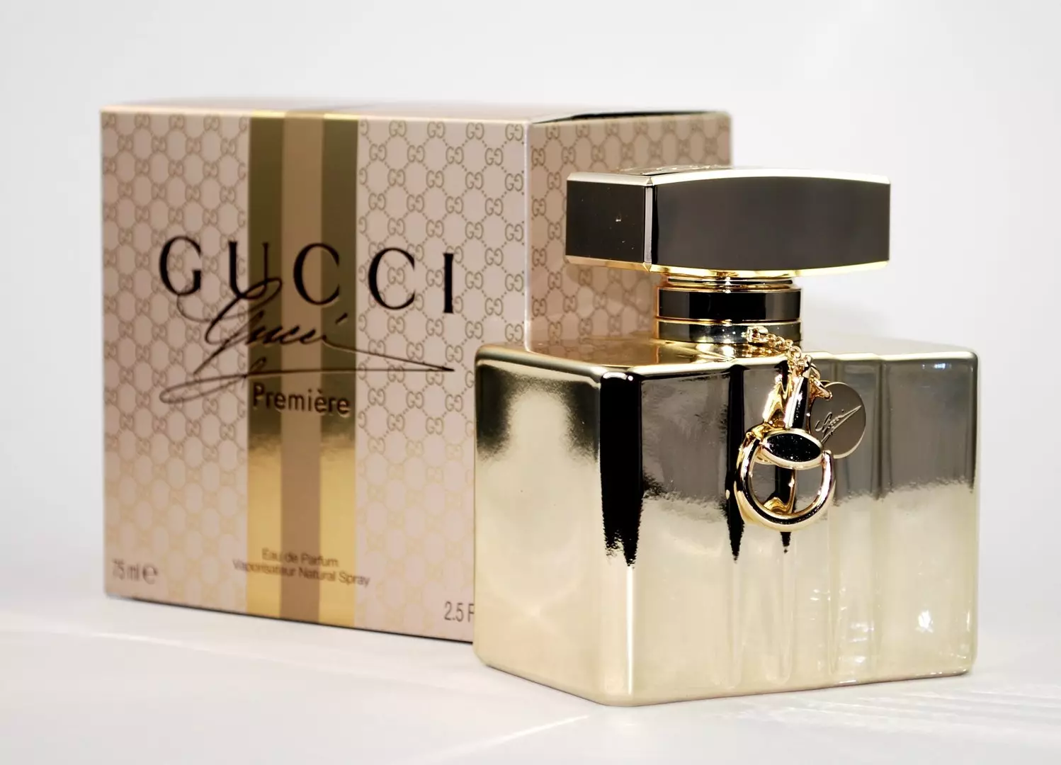 Perfumery Gucci Perempuan (40 foto): Parfum dan Air Toilet, Flora oleh Gucci dan Rush 2, Tuangkan Guilty Femme dan Bambu 25357_33