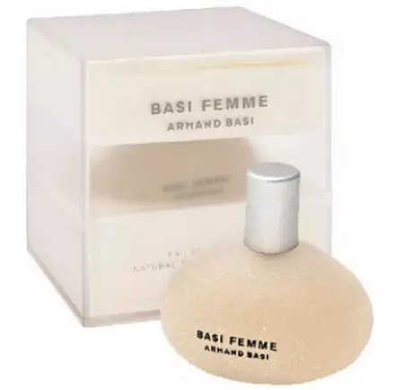 Perfumery Armand Basi (31 zdjęć): Perfumy damskie, Blue Sport Water toalety i perfumy w Red Eau de Parfum, opis innych smaków, recenzje 25363_10