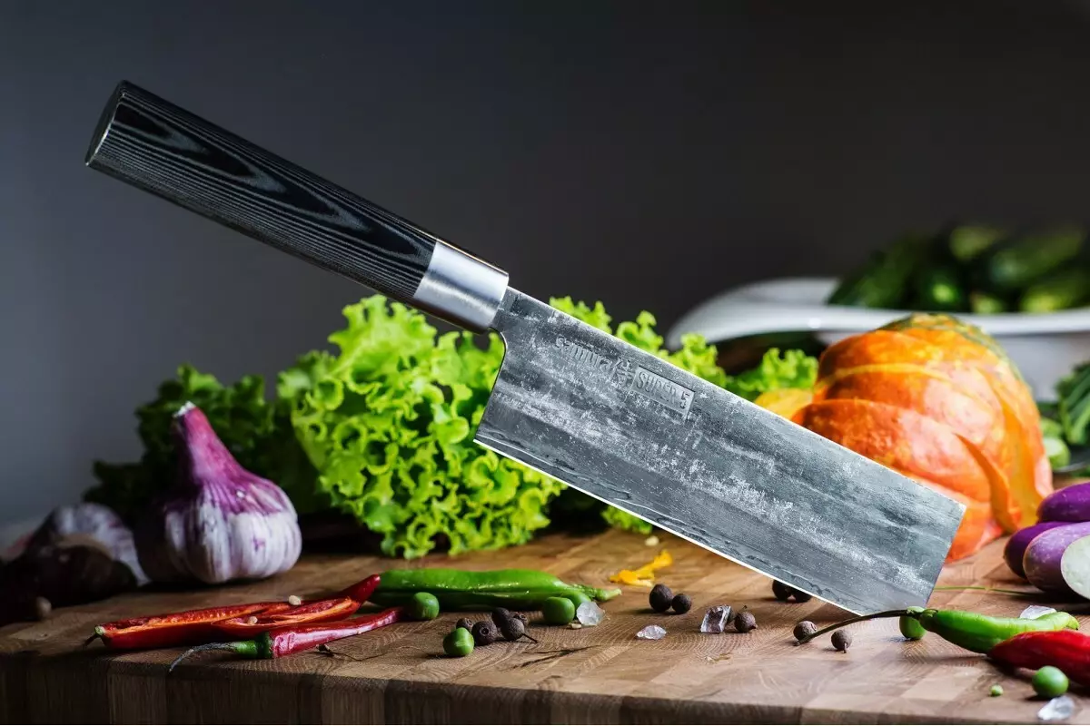 سامرا چاقو (35 فوٹو): جاپانی باورچی خانے کے چاقووں کے سیٹ، دمشق شیف اور سیرامک ​​باورچی خانے کے ماڈل، آلے کی تیز رفتار زاویہ 25370_21