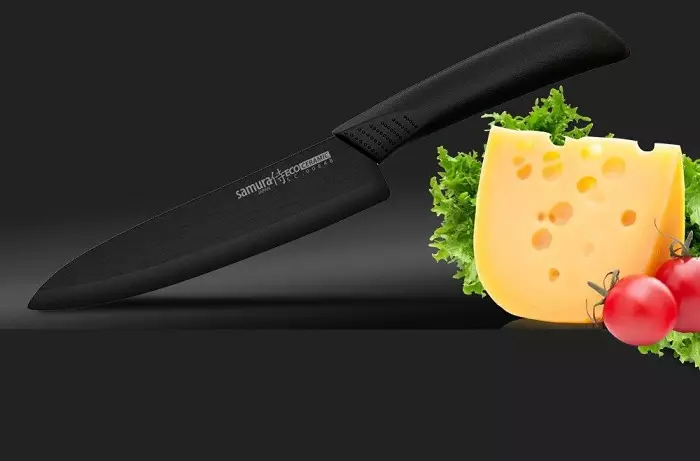 Samura Knives (35 fotoj): Aroj de japanaj kuirejaj tranĉiloj, Damasko Chef kaj ceramikaj kuirejaj modeloj, ilo akrigas angulon 25370_23