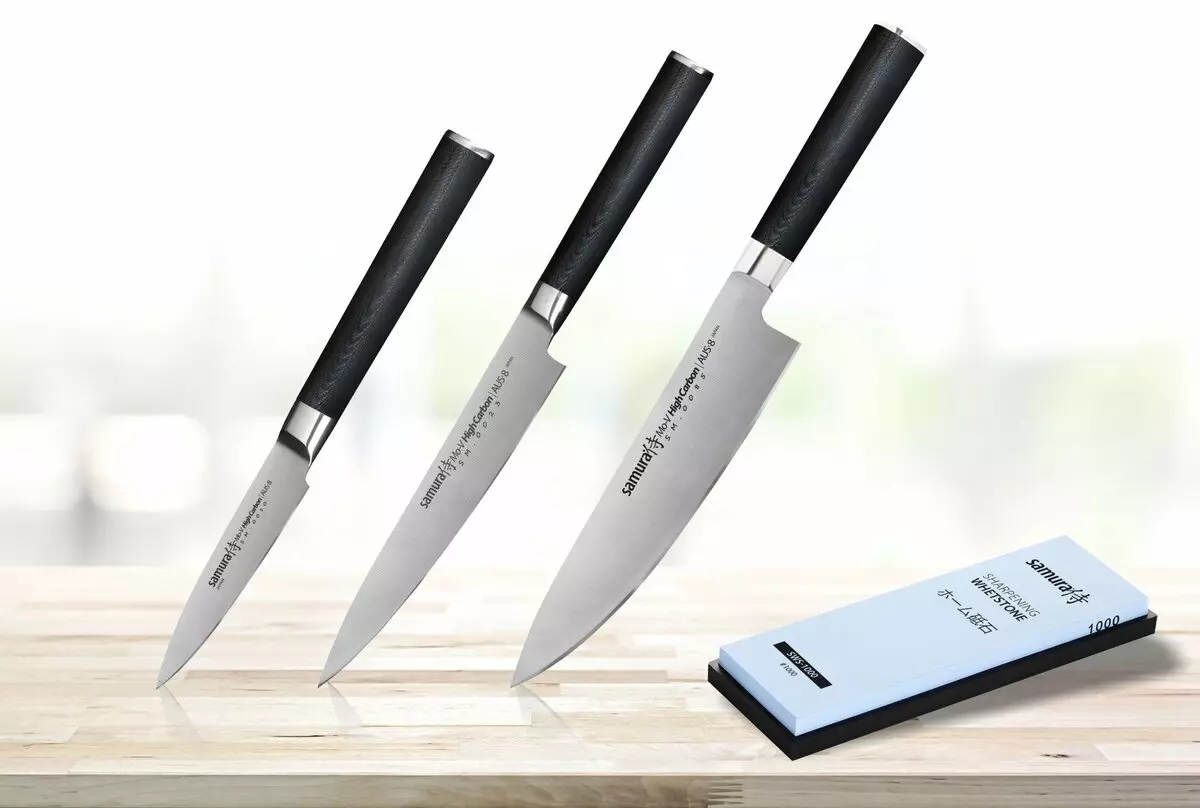 Samura nože (35 fotek): sady japonských kuchyňských nožů, kuchařů Damašku a keramické kuchyňské modely, úhel ostření nástroje 25370_31