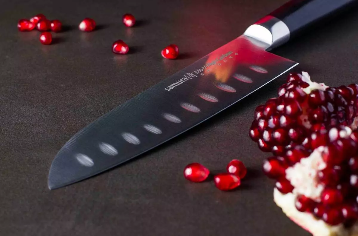 Samuri Noži (35 fotografij): Kompleti japonskega kuhinjskih nožev, kuhinjski kocka, kuhinjski kuhinjski in keramični kuhinjski modeli, kotom ostrenja orodja 25370_6
