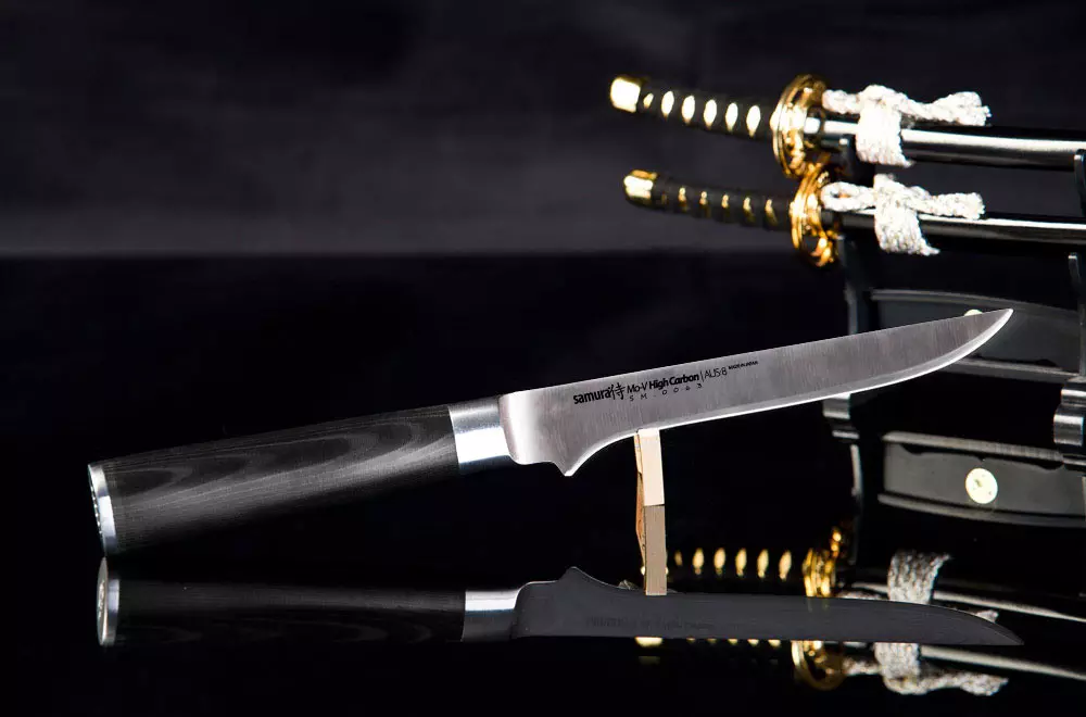 Самура ножеви (35 фотографии): групи на јапонски кујнски ножеви, Дамаск готвач и керамички кујнски модели, агол на алатката 25370_7