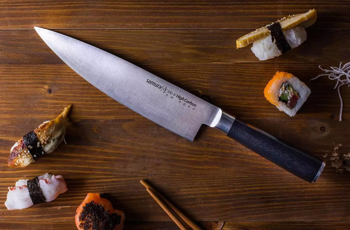 Samura Knives (35 bilder): sett med japanske kjøkkenkniver, Damaskus kokk og keramiske kjøkkenmodeller, verktøyslipingsvinkel 25370_8