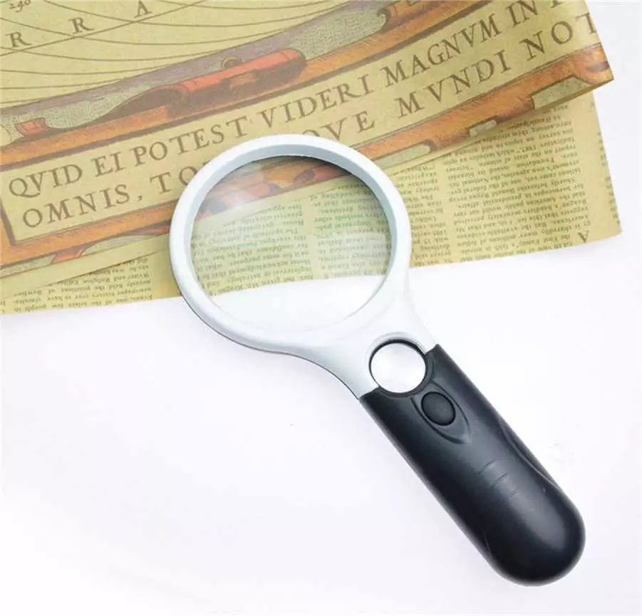Loupes for reading: Large magnifiers with a strong increase for books and A4 books, models with illumination and without, line and rectangular. How to choose the best? 25389_20