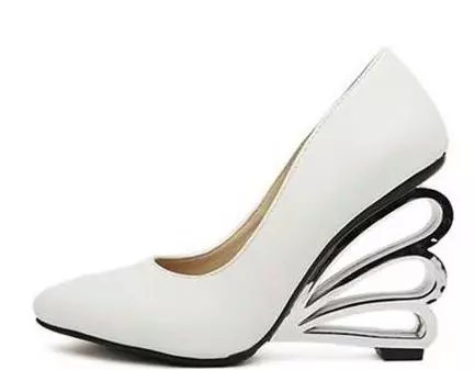 Chaussures blanches (79 photos): Que porter des modèles noir et blanc de femmes, avec collants, avec nez ouvert, avec des strass, comment nettoyer 2538_40