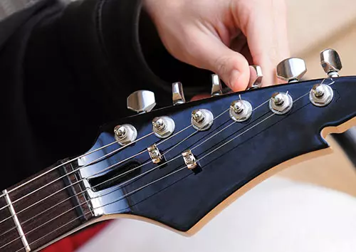 Mga Timbang Alang sa Goitars: Ang labing kaayo nga mga aparato sa gitara alang sa pag-adjust sa mga gitara sa accoustic ug electric guitar, unom ka tom-time ug pito ka beses, 12-strings ug uban pa 25425_52